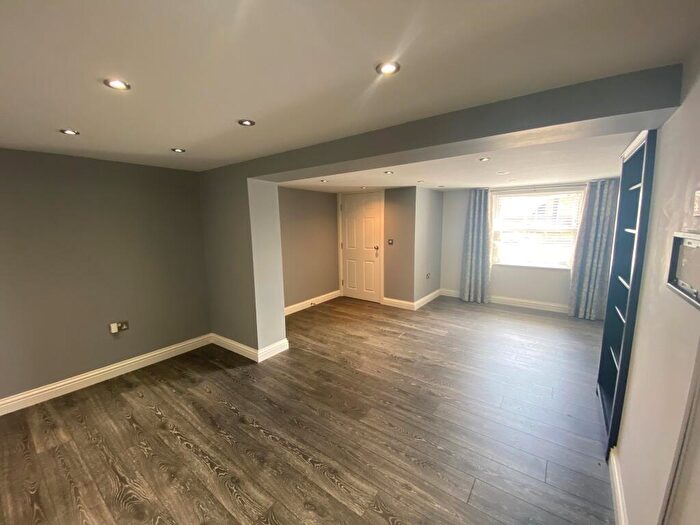 2 Bedroom Apartment To Rent In Manor House, Doncaster Road, S65