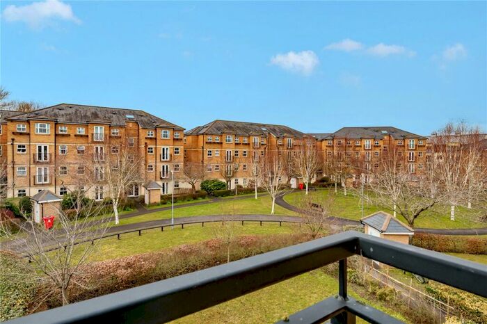 3 Bedroom Apartment For Sale In Venneit Close, Oxford, OX1