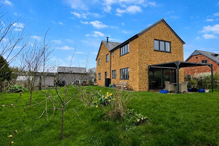 5 Bedroom Detached House For Sale In Higher Street, Bridport, DT6