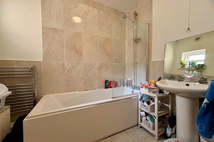 2 Bedroom Flat To Rent In Weymouth, DT4