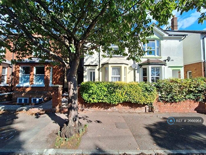 3 Bedroom Flat To Rent In St. Lukes Road, Maidstone, ME14