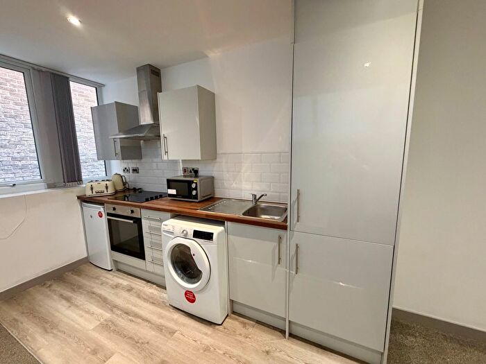 1 Bedroom Flat To Rent In South Street, Hull, HU1
