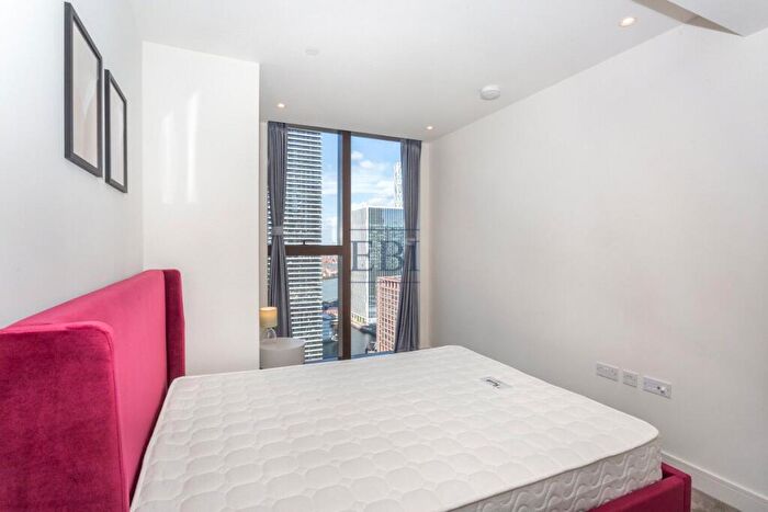 2 Bedroom Apartment To Rent In Harcourt Tower, Marsh Wall, London, E14