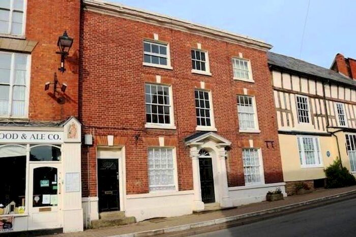 1 Bedroom Flat To Rent In Broad Street, Bromayd, HR7