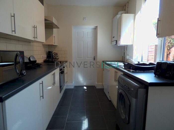 4 Bedroom Detached House To Rent In Walton Street, Leicester LE3