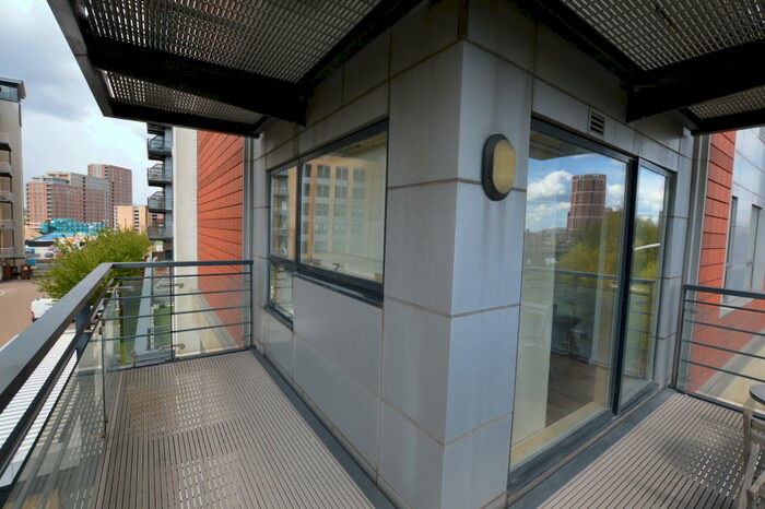 2 Bedroom Apartment To Rent In Whitehall Waterfront, Whitehall Road, City Centre, LS1