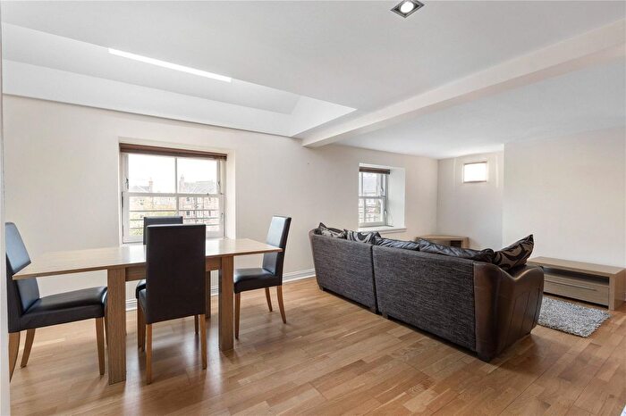 1 Bedroom Flat For Sale In Flat, Hermand Crescent, Shandon, Edinburgh, EH11