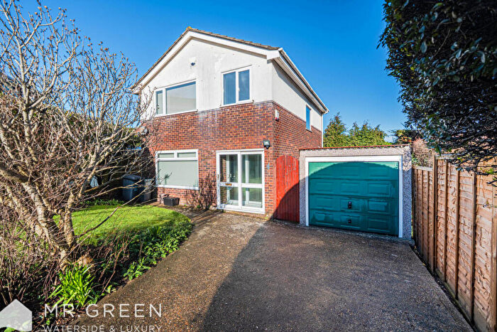 3 Bedroom Detached House For Sale In Appletree Close, Southbourne, Bournemouth, BH6