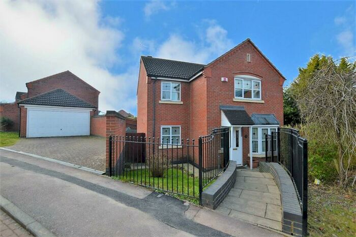 4 Bedroom Detached House To Rent In Bridgemere Close, Leicester, LE2