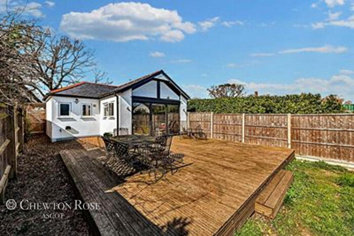 2 Bedroom Bungalow For Sale In Locks Ride, Ascot, SL5