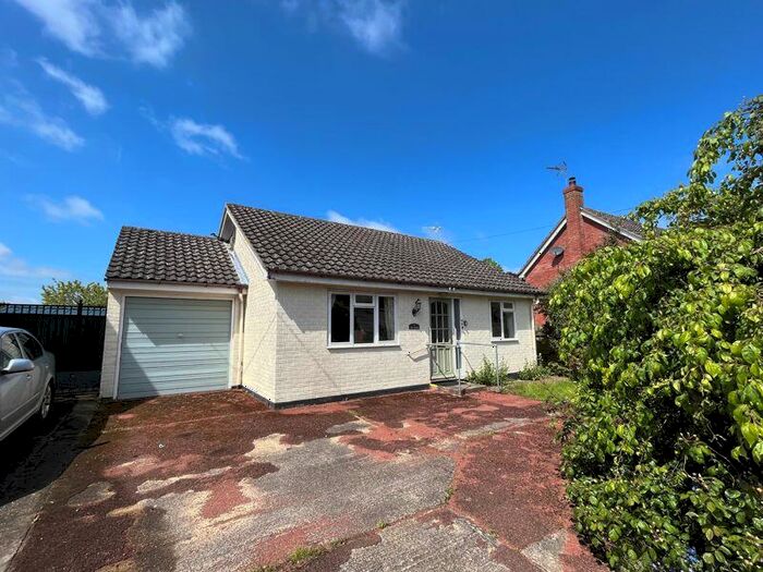 2 Bedroom Detached Bungalow For Sale In Green Road, Woolpit, IP30
