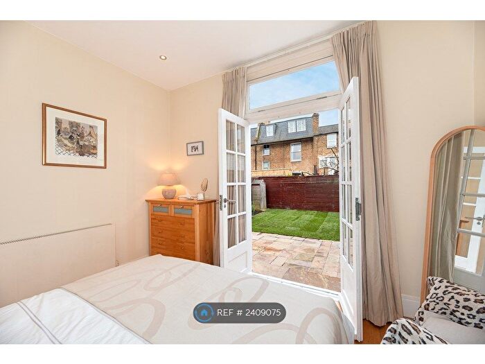 2 Bedroom Flat To Rent In Brixton, London, SW2