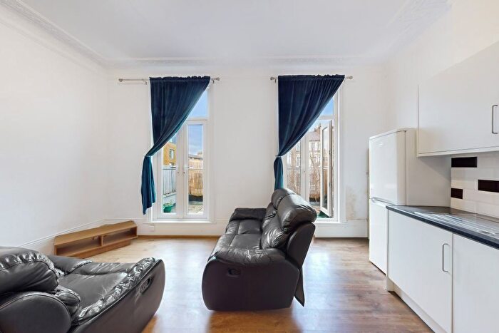 4 Bedroom Flat To Rent In Shepherds Bush Road, London, W6