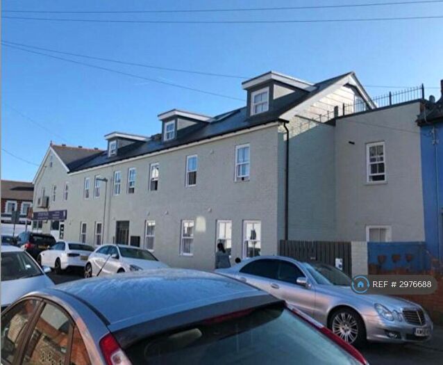 1 Bedroom Flat To Rent In Connaught Road, Reading, RG30