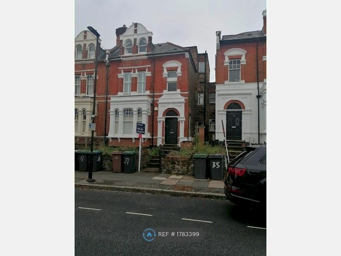 2 Bedroom Flat To Rent In Cecile Park, London, N8
