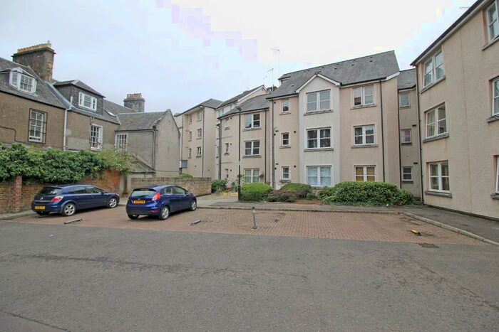 1 Bedroom Flat To Rent In Crosbies Court, Stirling, FK8