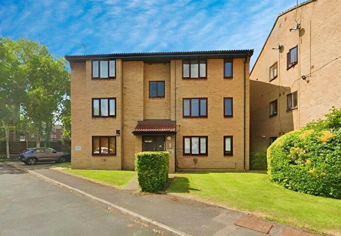 1 Bedroom Flat To Rent In Hogarth Crescent, Colliers Wood, SW19