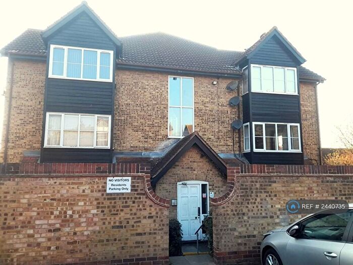 Studio To Rent In Knights Manor Way, Dartford, DA1