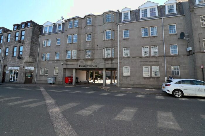 2 Bedroom Flat To Rent In Rose Street, Aberdeen, AB10