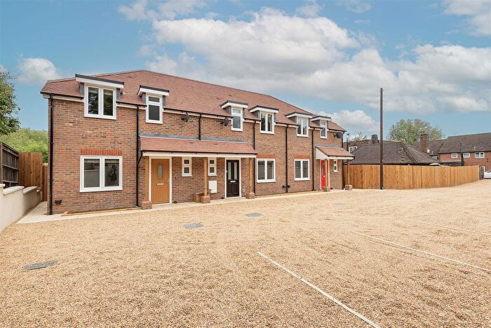 3 Bedroom Terraced House For Sale In Westfield Close, Off Westfield Road, Harpenden, AL5