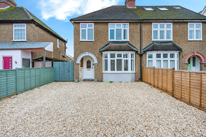 3 Bedroom Semi-Detached House For Sale In Stanbridge Road, Leighton Buzzard, LU7