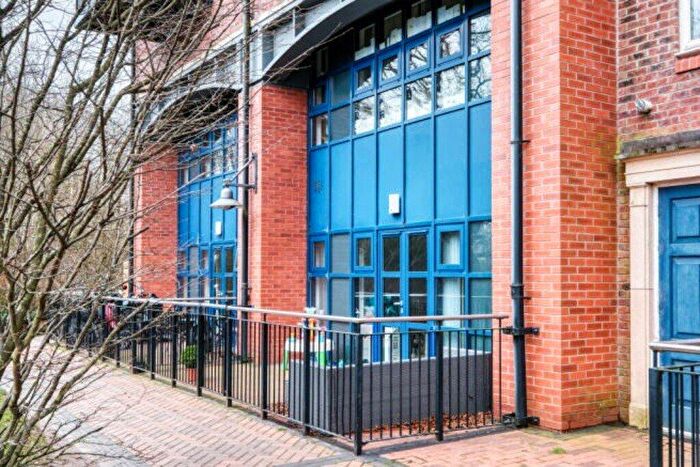 1 Bedroom Flat To Rent In Waterside, Shirley, Solihull, West Midlands, B90