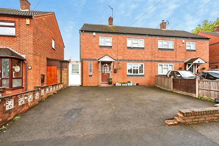 3 Bedroom Semi Detached House For Sale In Wordsworth Street, West Bromwich, B71