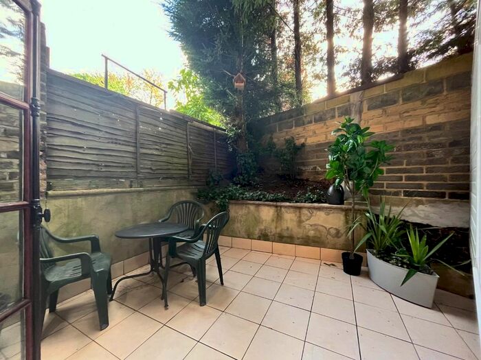 2 Bedroom Flat To Rent In Archway Road, London, N6