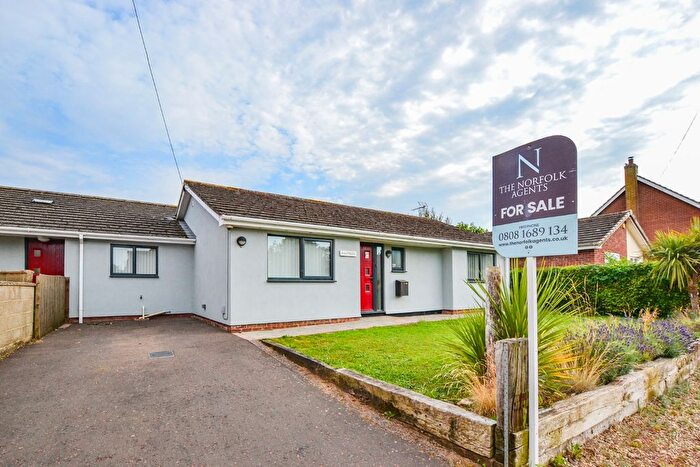 3 Bedroom Detached Bungalow For Sale In Norwich Road, Yaxham, Dereham, NR19