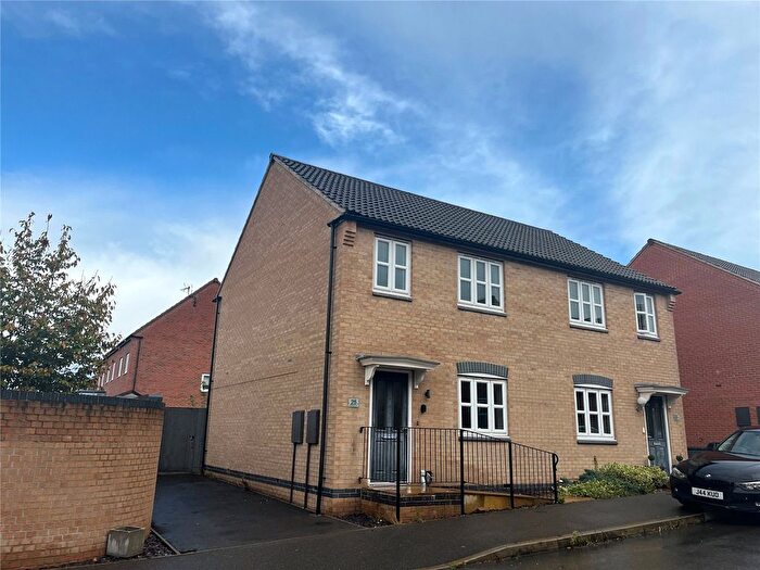 3 Bedroom Semi-detached House For Sale In Debdale Way, Mansfield Woodhouse, Mansfield, Nottinghamshire, NG19