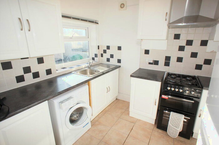 2 Bedroom Flat To Rent In Grosvenor Road, St Pauls, Bristol, BS2