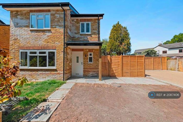 3 Bedroom Detached House To Rent In Guildford Road, Normandy, Guildford, GU3