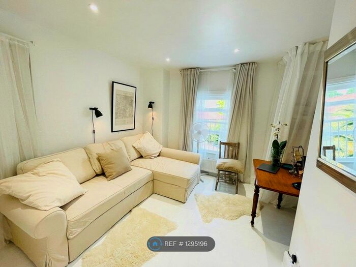 Studio To Rent In Fernhead Road, London, W9