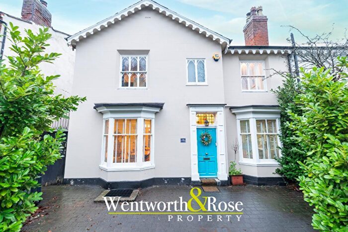 4 Bedroom Semi Detached House For Sale In Harborne Road, Birmingham, B15