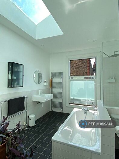 1 Bedroom Terraced House To Rent In Chester Road, London, N17