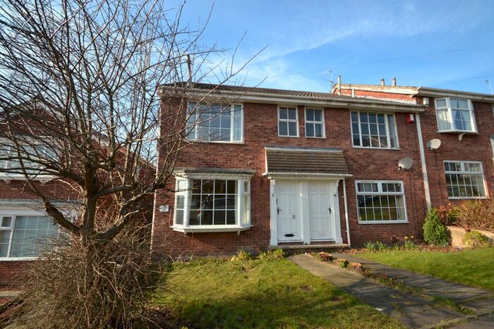 2 Bedroom Flat To Rent In Abbeydale Mount, Kirkstall, Leeds, LS5