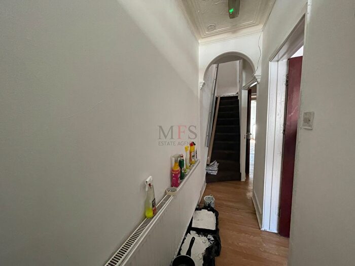 3 Bedroom Terraced House For Sale In Clarence Street, Southall, UB2