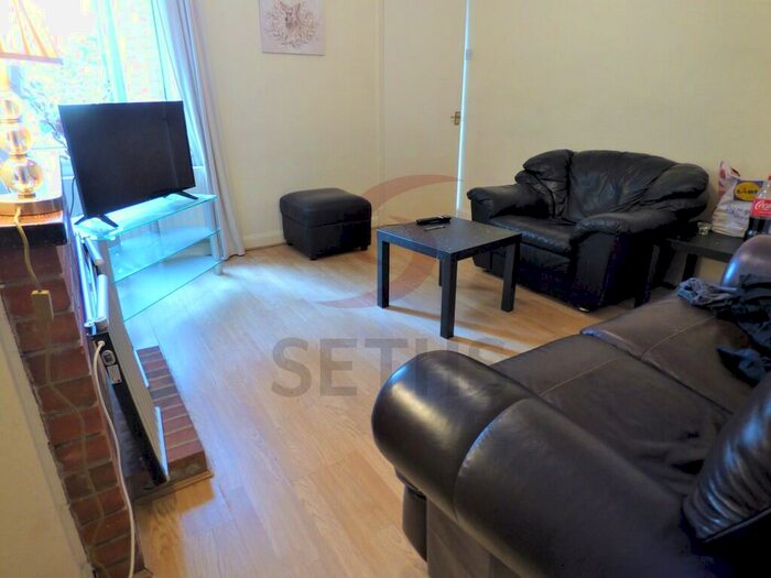 3 Bedroom Terraced House To Rent In Windermere Street, Leicester, LE2