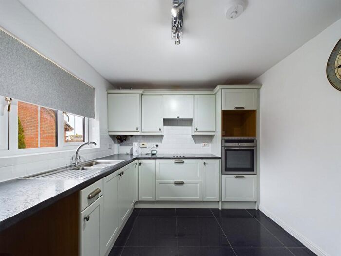 2 Bedroom Bungalow To Rent In Brock End, Portishead, Bristol, BS20