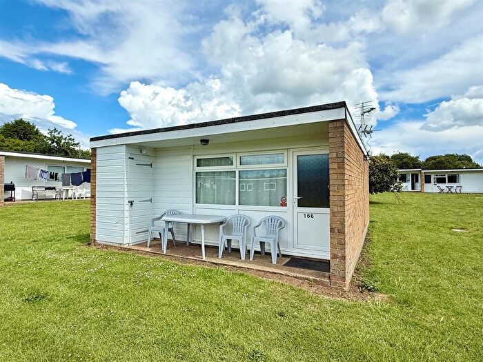 2 Bedroom Chalet For Sale In Back Market Lane, Hemsby, Great Yarmouth, NR29