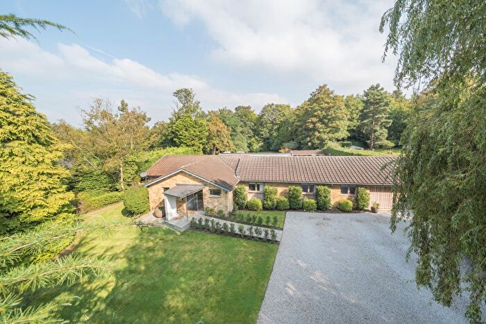 5 Bedroom Bungalow For Sale In Maybourne Rise, Woking, GU22