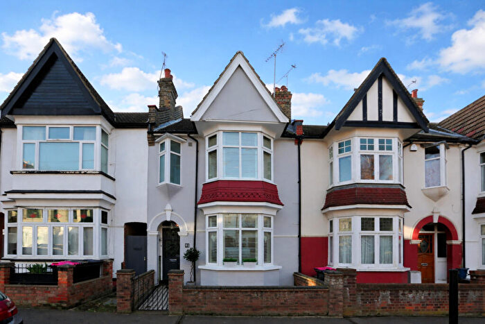 3 Bedroom Terraced House For Sale In Leighton Avenue, Leigh-on-sea, SS9