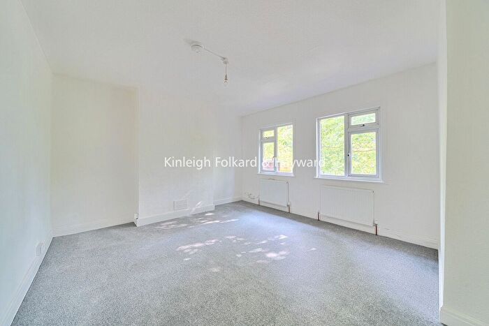 2 Bedroom Flat To Rent In Alexandra Avenue, Harrow, HA2