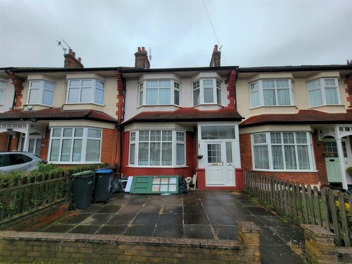 3 Bedroom Terraced House To Rent In Hawthorn Avenue, Palmers Green, N13