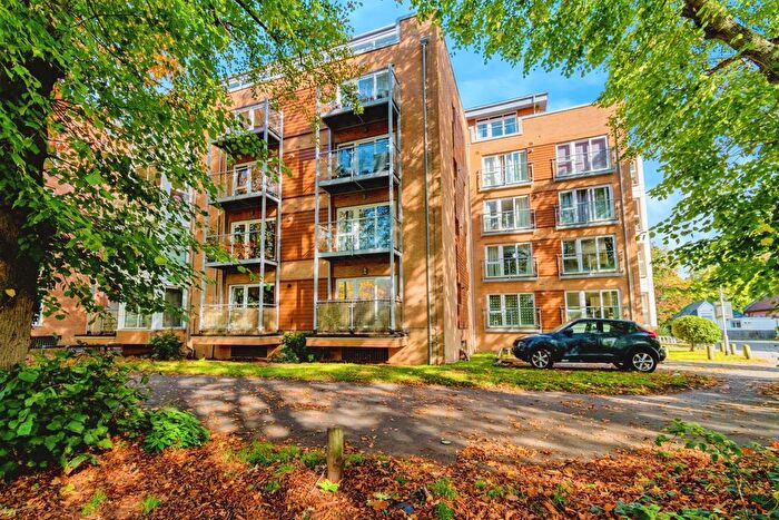 2 Bedroom Flat For Sale In The Avenue, Southampton, Hampshire, SO17