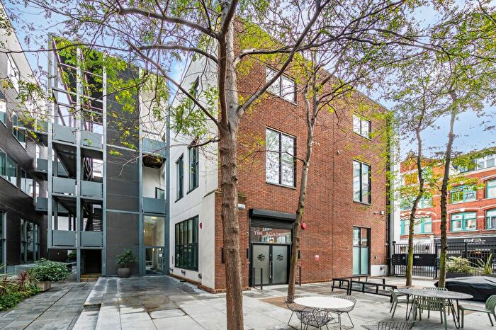 3 Bedroom Flat For Sale In Sweeps Building, Leather Lane, EC1N - Photo 7