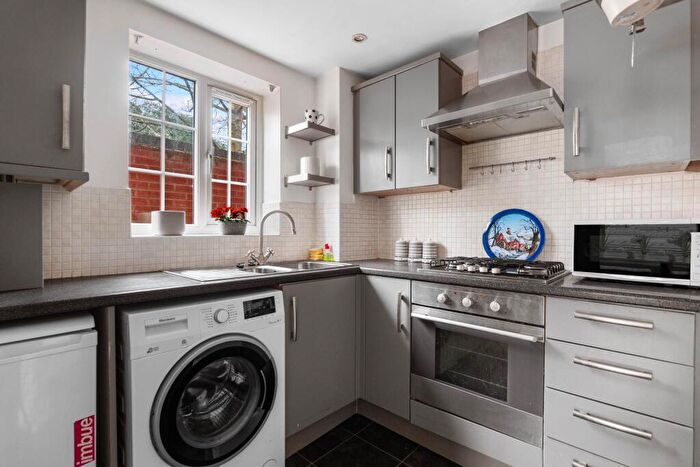 1 Bedroom Flat For Sale In Flax Close, Alcester, B49