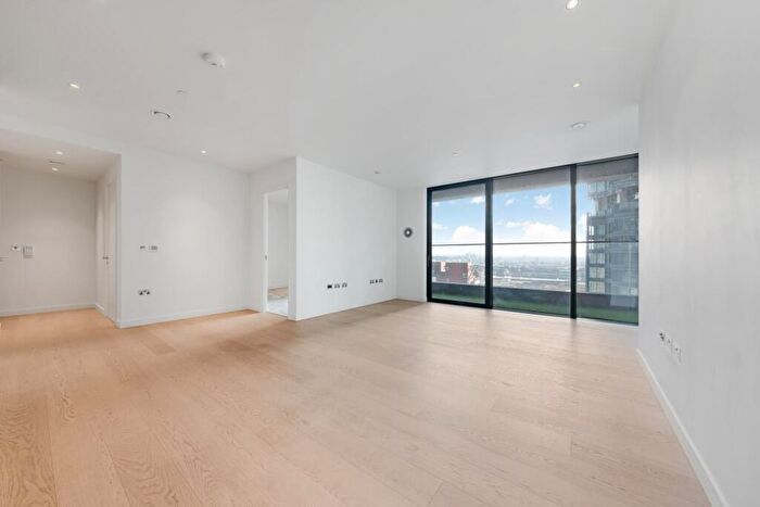 2 Bedroom Apartment To Rent In Wardian, Canary Wharf, E14
