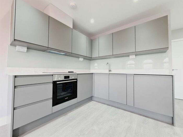 1 Bedroom Flat To Rent In Bath Road, Slough, SL1