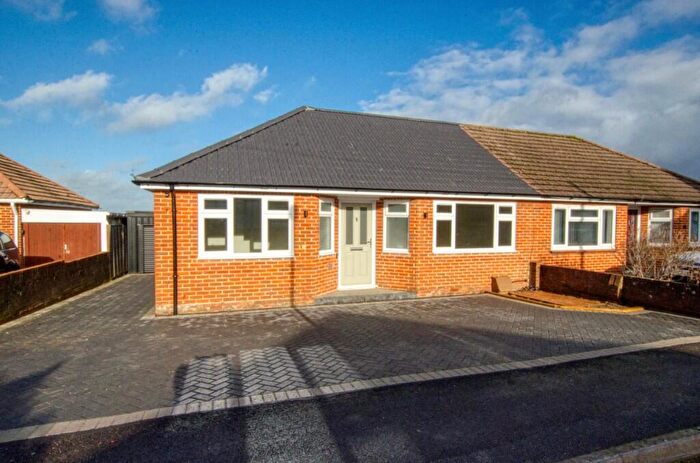 3 Bedroom Semi-Detached Bungalow For Sale In Severn Way, West End, SO30